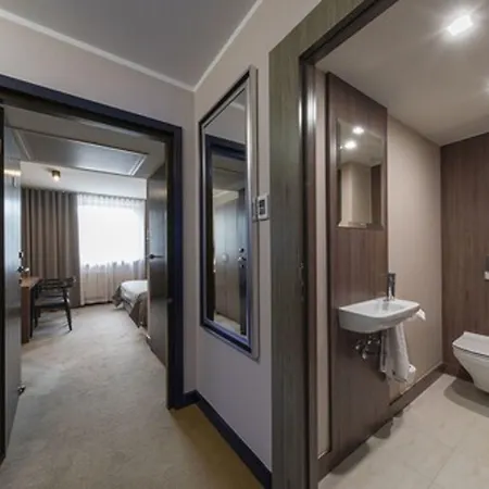 Ilonn Hotel