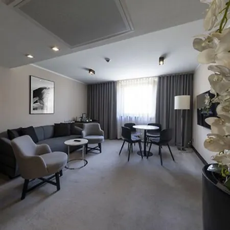 Ilonn Hotel 4*